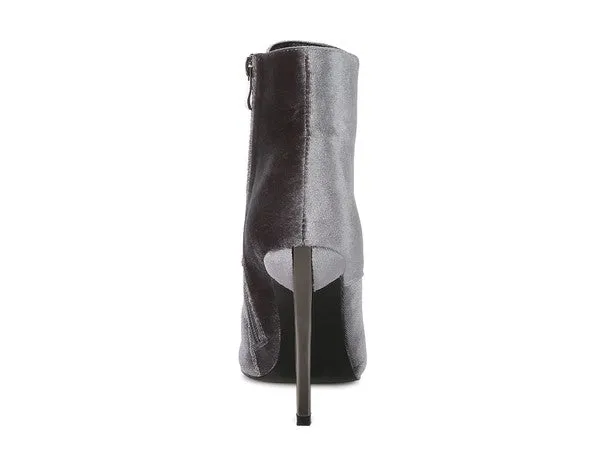 TEEK - Laced High Heeled Velvet Boots